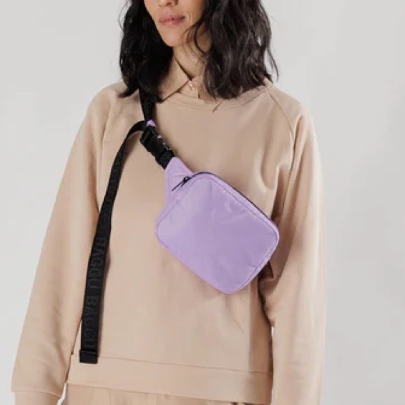 Baggu Puffy Fanny Pack in Dusty Lilac - Picture 3 of 4